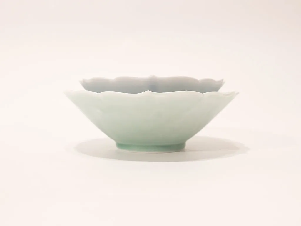 Medium Ryoka Flower Shaped Bowl by Miyuki Machida