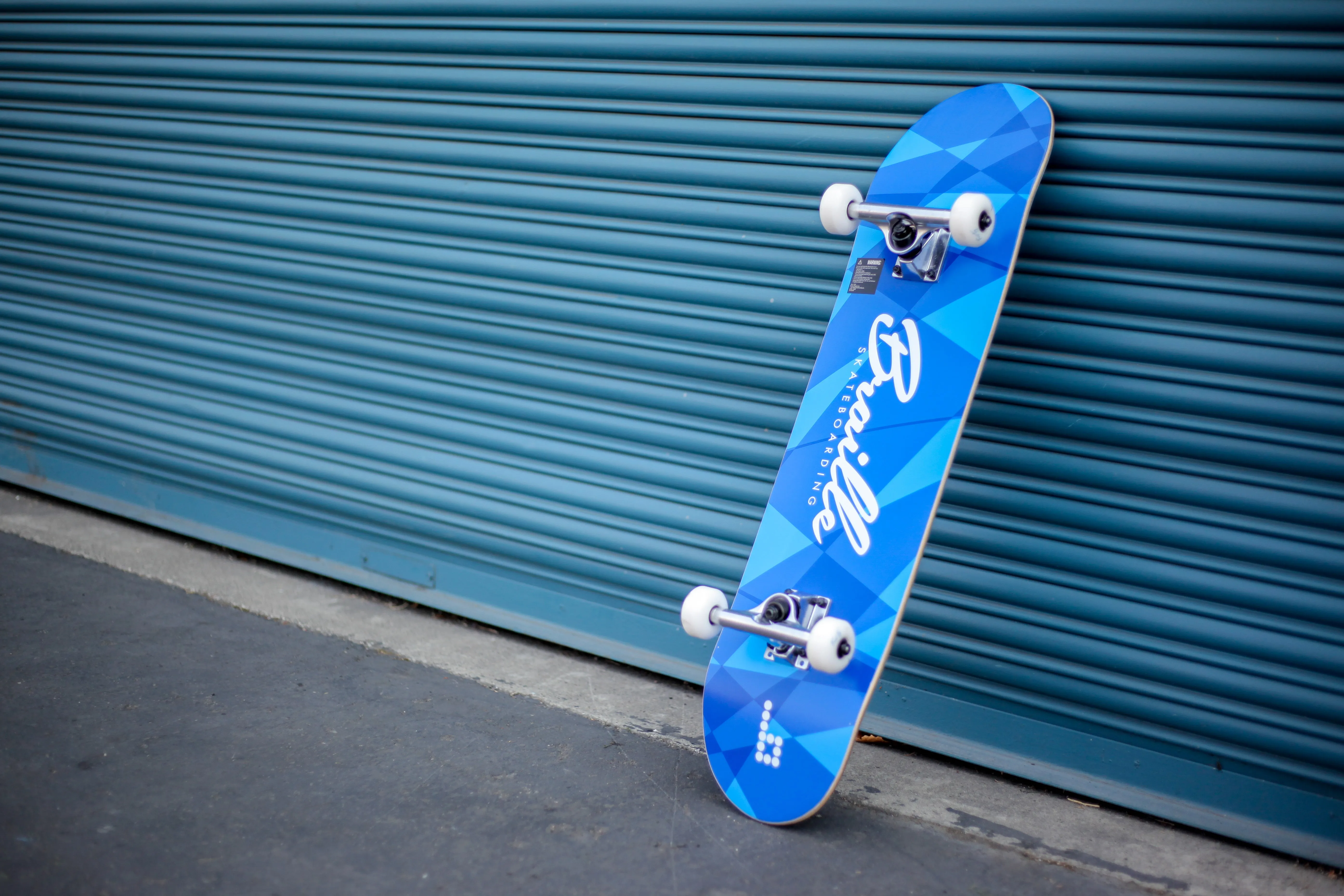 Skateboard with 7-Ply Maple Deck, and Abec-7 Bearings 31 x 7.75 Inches.